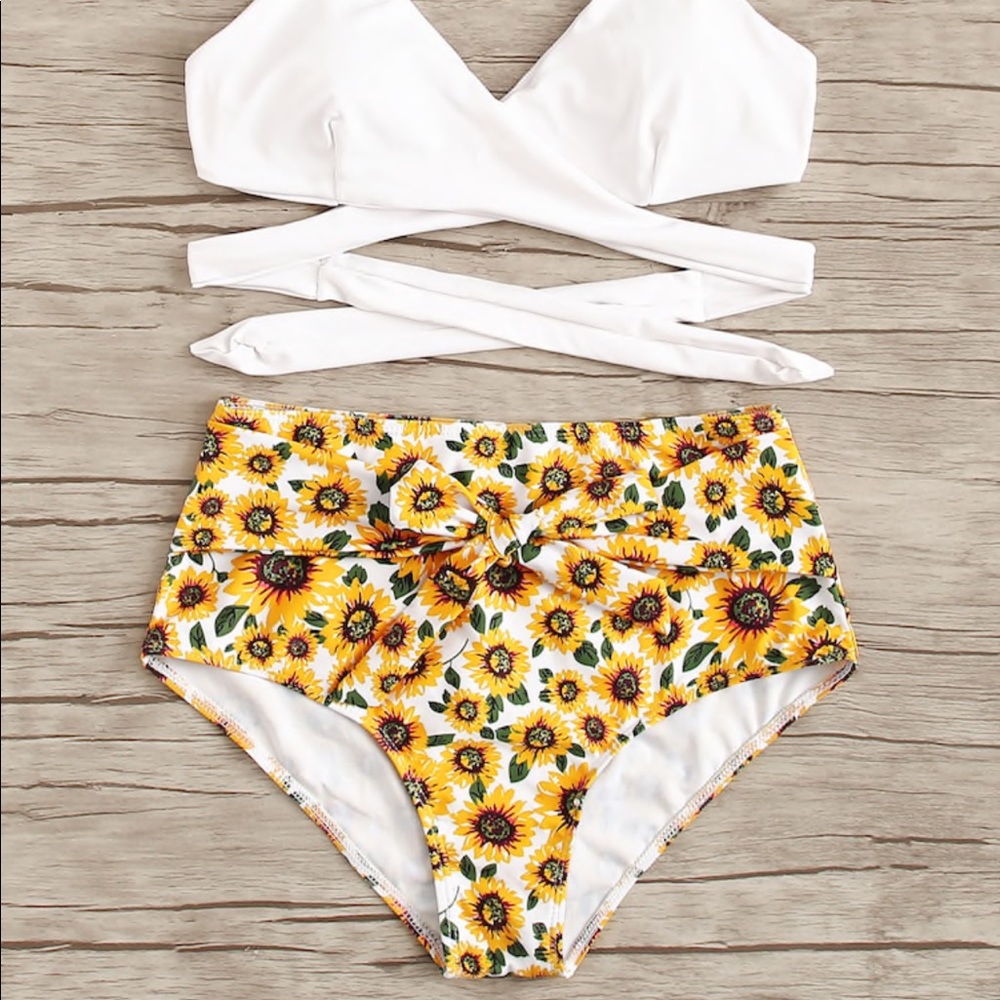 🌻Sunflower Bikini With Wrap Halter Top - Picture 3 of 6